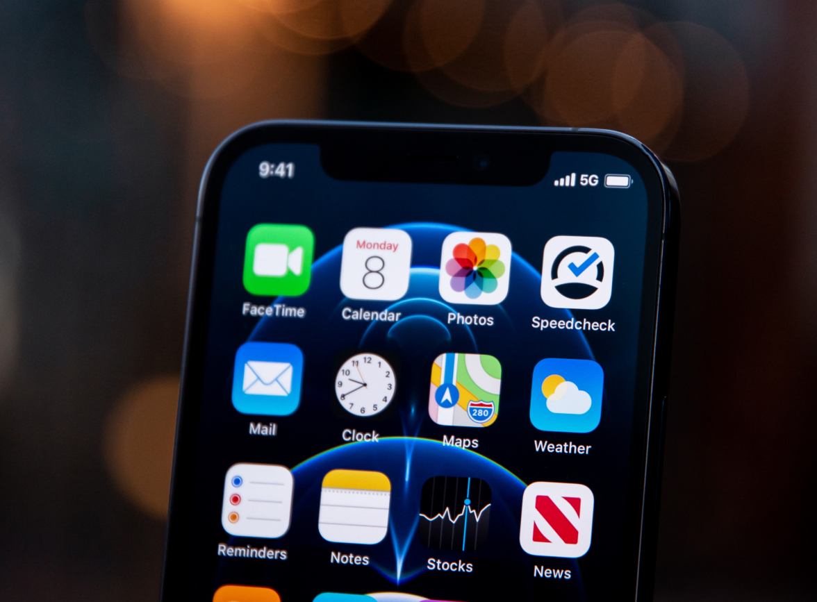 丹巴苹果手机维修分享为什么 iPhone 12 在冬季会自动关机 
